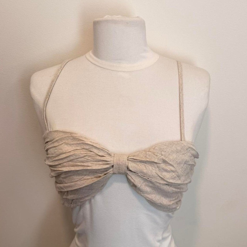 Beige Ruched Bow Crop Top 🤍✨‎
